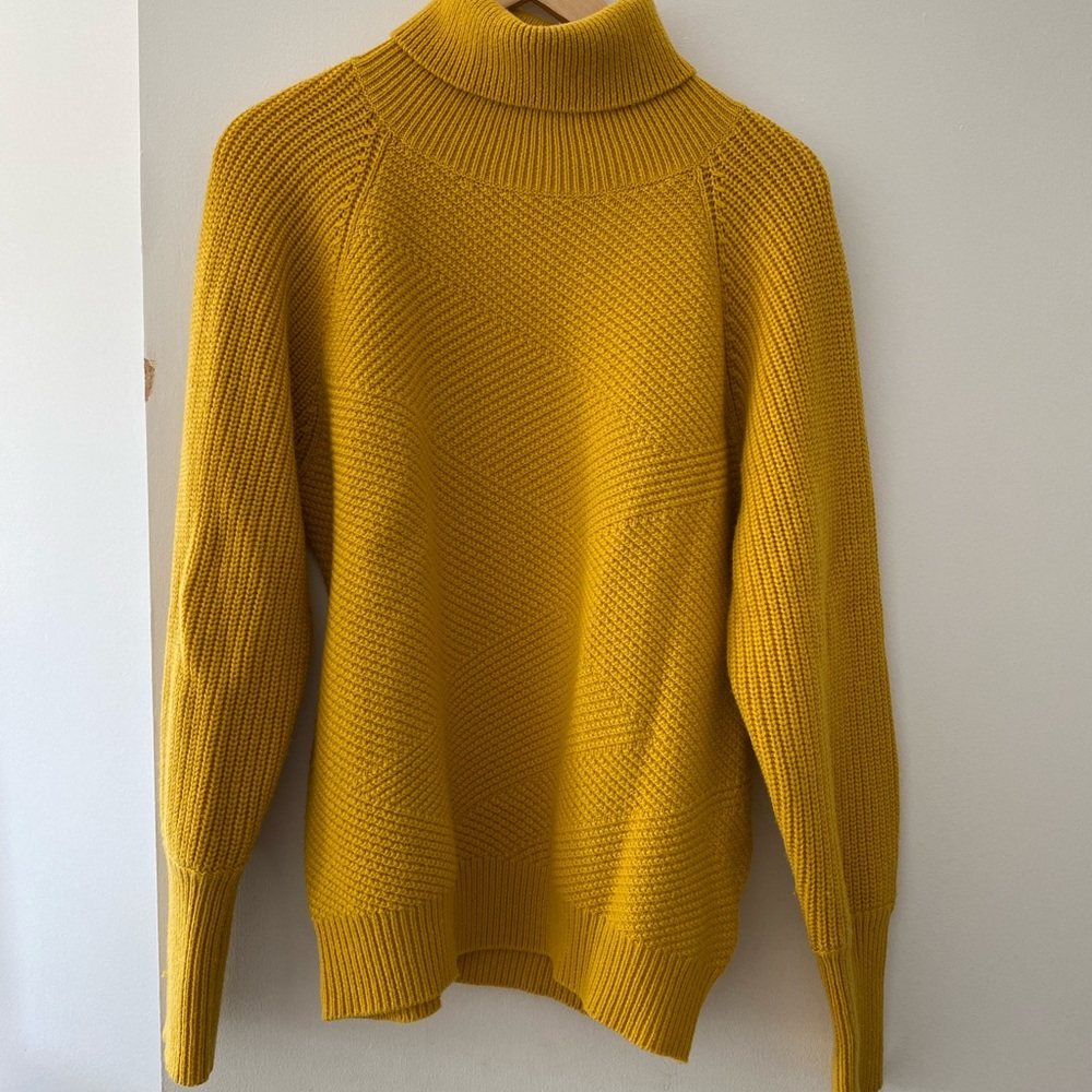 Soi Paris marigold merino knit turtleneck - size 36